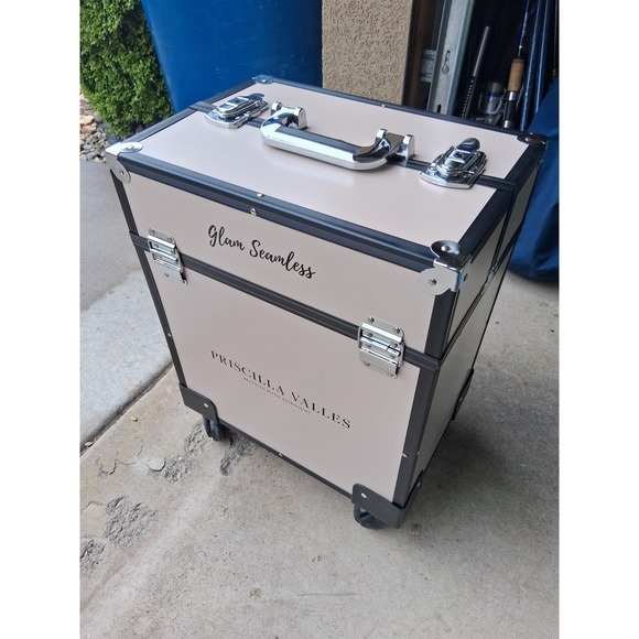 Glam Seamless Other - Glam Seamless Rolling Trade Show Case